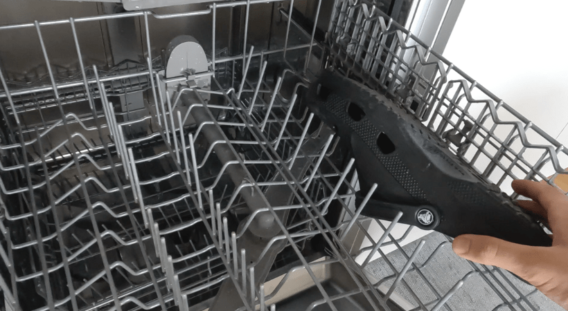 What can and can't you wash in a dishwasher?